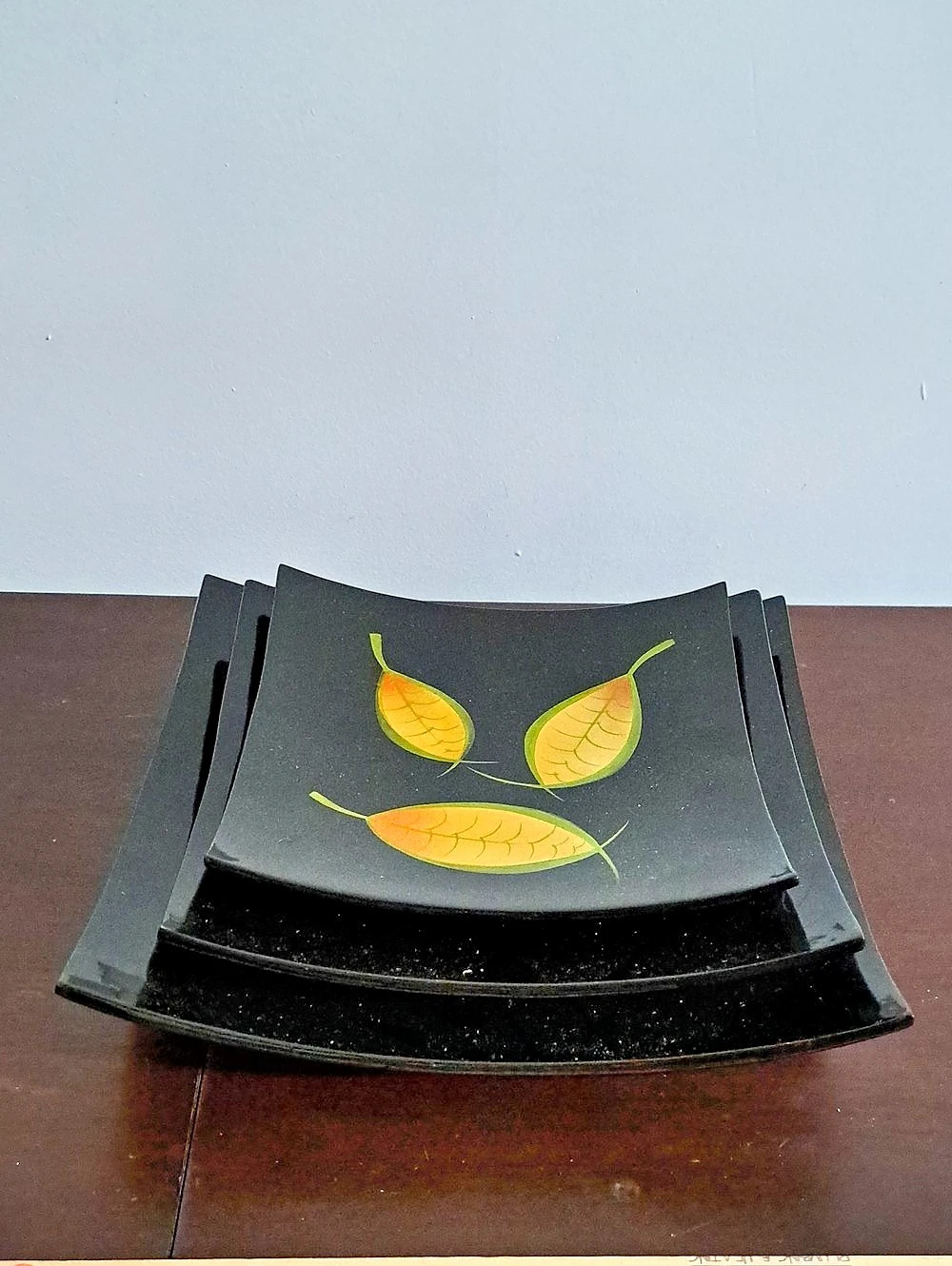Black & Yellow Leaf Serving Set